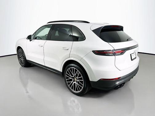 2023 Porsche Cayenne Platinum Edition