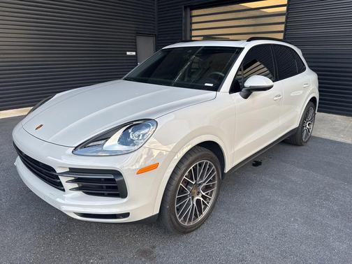 2023 Porsche Cayenne Platinum Edition