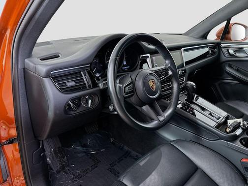 Papaya Metallic 2023 Porsche Macan Macan