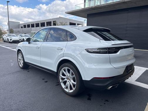 2022 Porsche Cayenne Cayenne