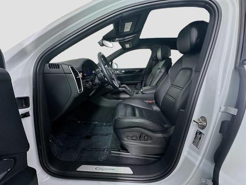 2022 Porsche Cayenne Cayenne