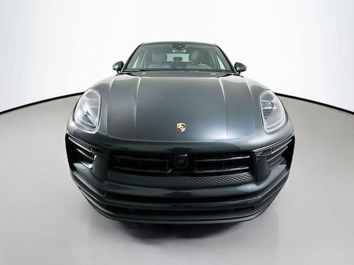 2023 Porsche Macan 
