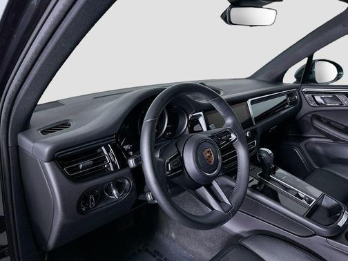 2023 Porsche Macan 
