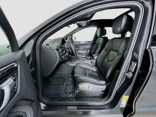 2023 Porsche Macan 