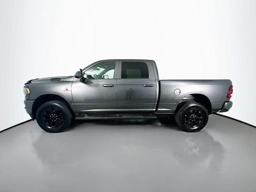 2022 RAM 2500 Big Horn Crew Cab 4x4 6'4' Box