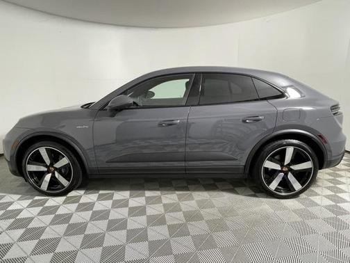 2025 Porsche Macan RWD