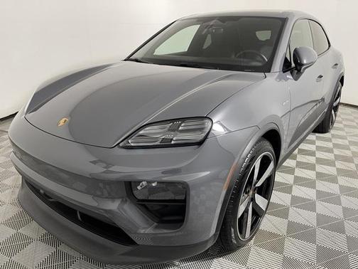 2025 Porsche Macan RWD