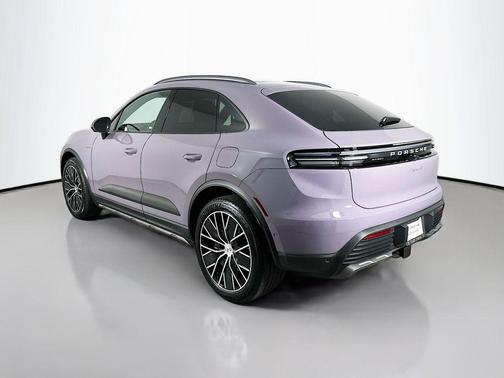 2025 Porsche Macan 4