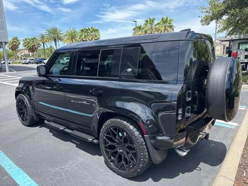 2023 Land Rover Defender 110 V8