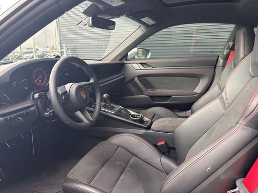 2022 Porsche 911 Carrera GTS