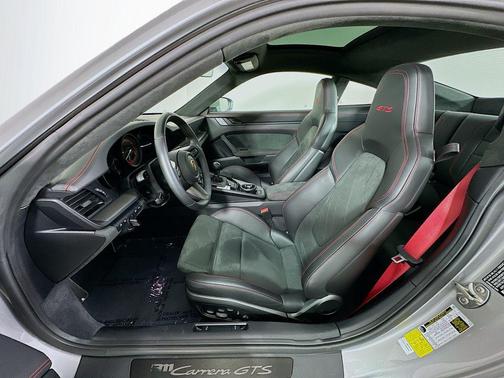 2022 Porsche 911 Carrera GTS