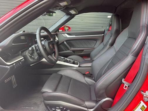 2026 Porsche 911 Targa 4S