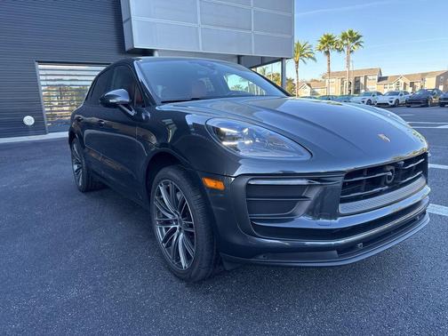 2025 Porsche Macan 