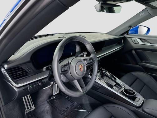 2025 Porsche 911 Carrera