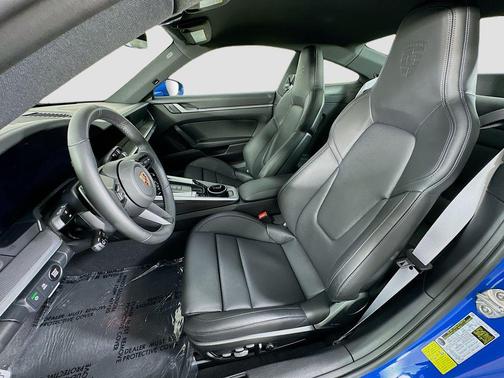 2025 Porsche 911 Carrera