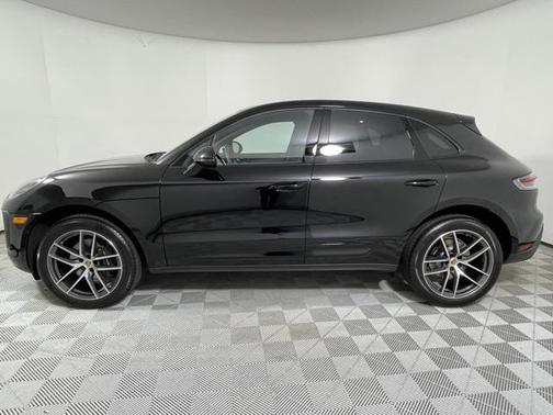 2023 Porsche Macan Base