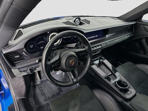 2023 Porsche 911 Carrera 4 GTS