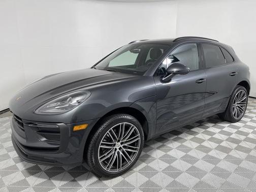 2025 Porsche Macan Base