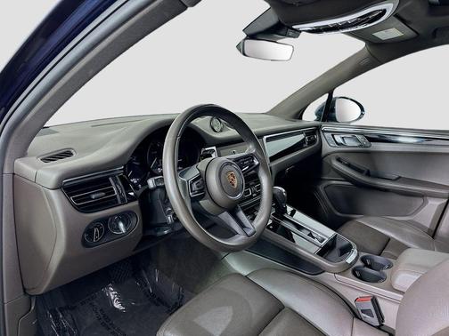 2023 Porsche Macan 