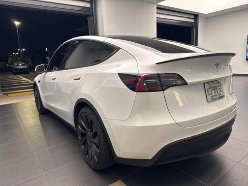 2022 Tesla Model Y Performance Dual Motor All-Wheel Drive