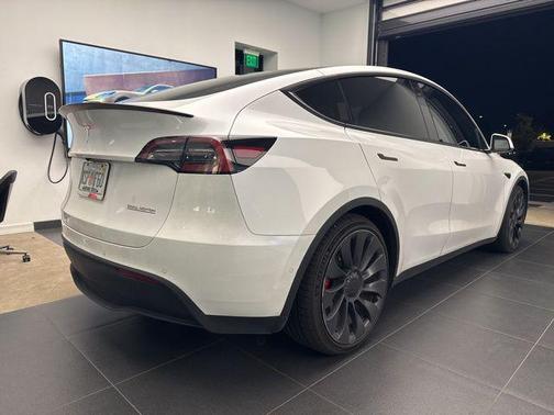 2022 Tesla Model Y Performance Dual Motor All-Wheel Drive