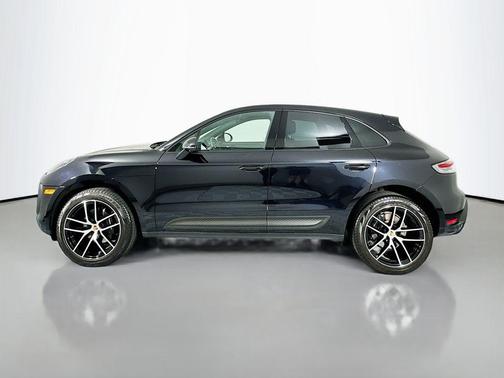 Jet Black Metallic 2024 Porsche Macan Macan