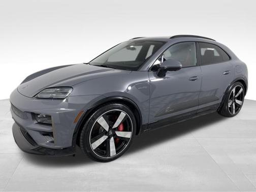 2025 Porsche Macan Turbo