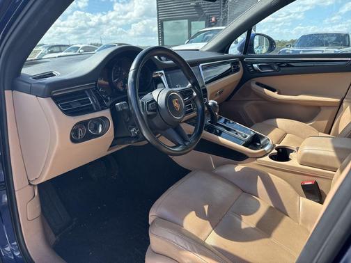 2023 Porsche Macan 