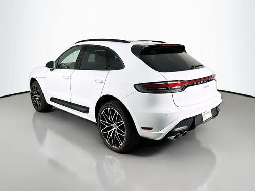 2025 Porsche Macan 