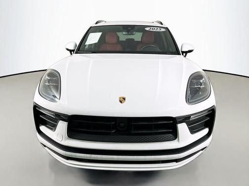 2025 Porsche Macan 
