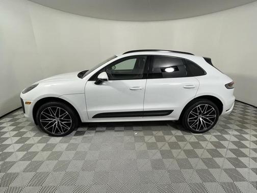 2025 Porsche Macan 