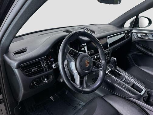 2020 Porsche Macan 