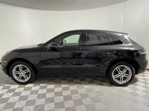 2020 Porsche Macan Base (PDK)