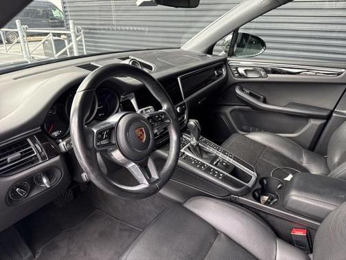 2020 Porsche Macan 
