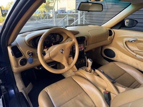 2001 Porsche 911 Carrera 4