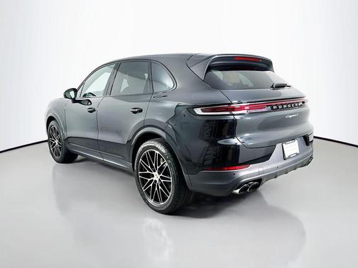 Chromite Black Metallic 2025 Porsche Cayenne S