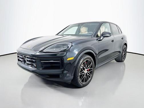 Chromite Black Metallic 2025 Porsche Cayenne S