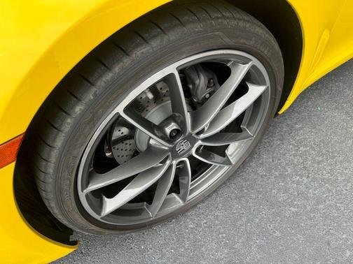 2022 Porsche 911 Carrera