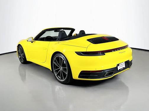 2022 Porsche 911 Carrera