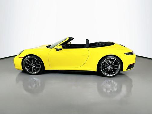 2022 Porsche 911 Carrera