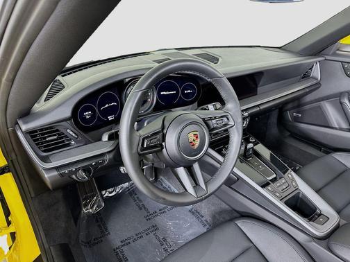 2022 Porsche 911 Carrera