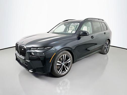 2025 BMW X7 M60i