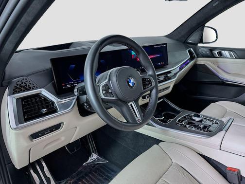 2025 BMW X7 M60i