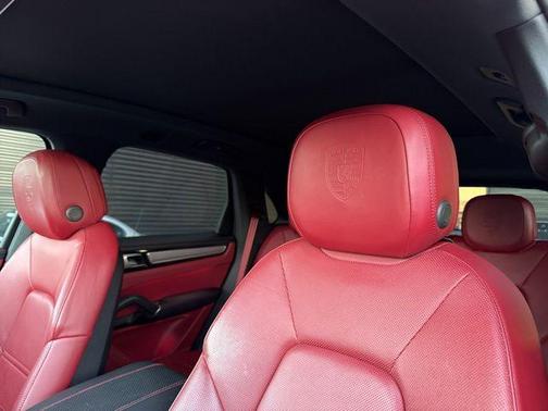 2022 Porsche Cayenne Platinum Edition