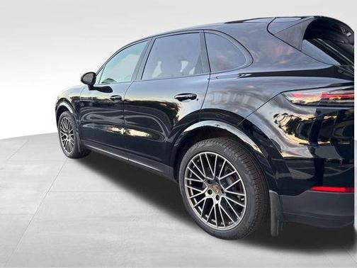 2022 Porsche Cayenne Platinum Edition