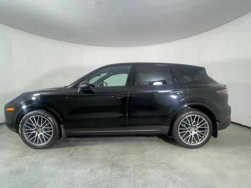 2022 Porsche Cayenne Platinum Edition