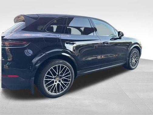 2022 Porsche Cayenne Platinum Edition