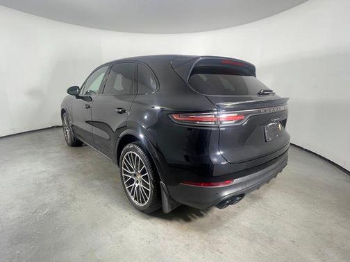 2022 Porsche Cayenne Platinum Edition