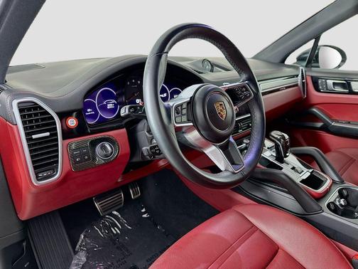 2022 Porsche Cayenne Platinum Edition