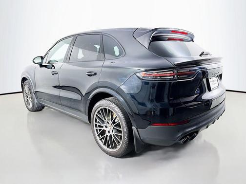 2022 Porsche Cayenne Platinum Edition